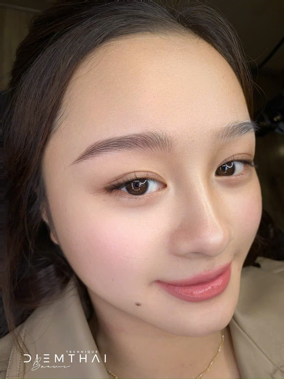 Hairstroke Brows