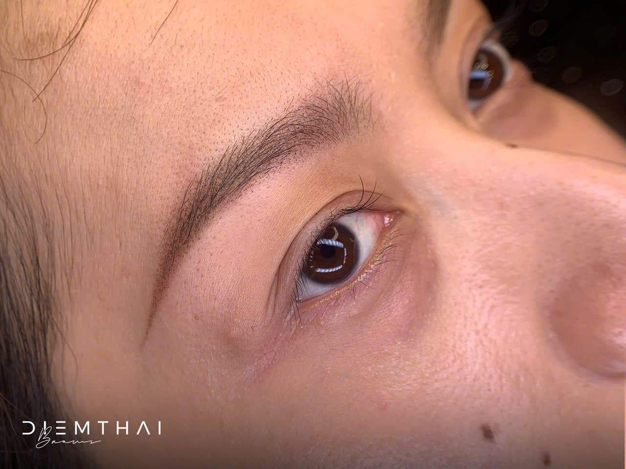 Điêu Khắc Chân Mày
